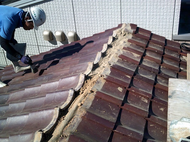 加古川市　築40年住宅 紐丸瓦一発仕上げで棟積み替え雨漏り修理を実施！